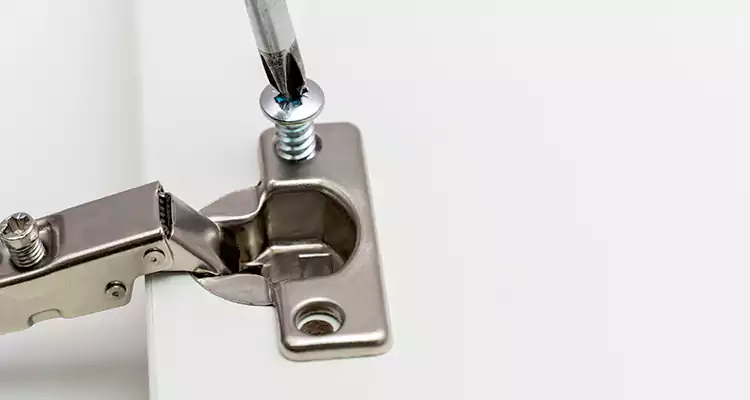 Screen Door Hinge Repair in Miami Lakes, FL