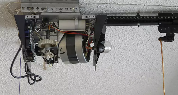 Emergency Garage Door Opener Repair in Miami Lakes, FL