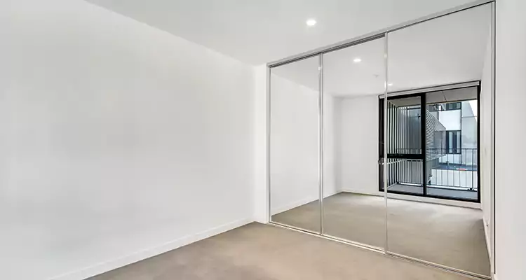 Why Homeowners Choose Us for Sliding Mirror Door Replacement in Miami Lakes, FL